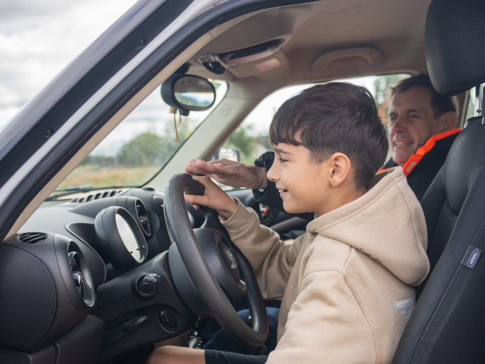 Enseña a tu hijo a conducir Enseña a tu hijo a conducir