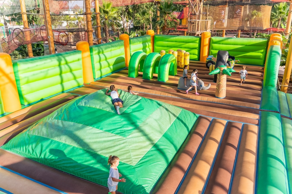 Inflatable mats 