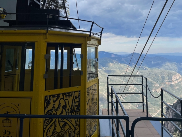  Aproveite Montserrat do funicular 