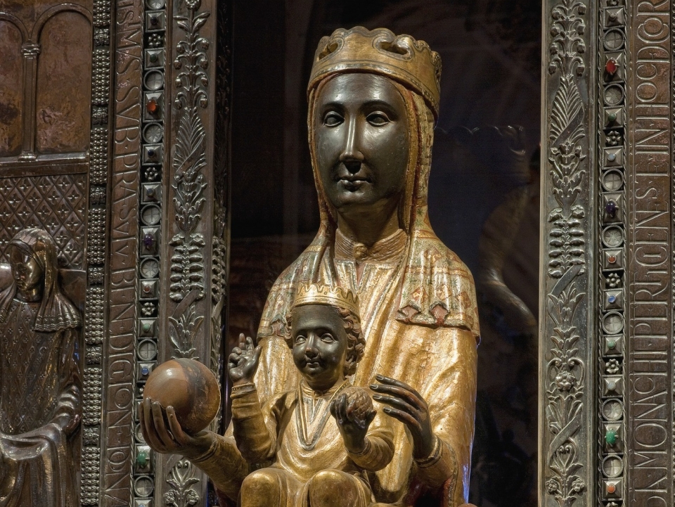  Virgem de Montserrat 