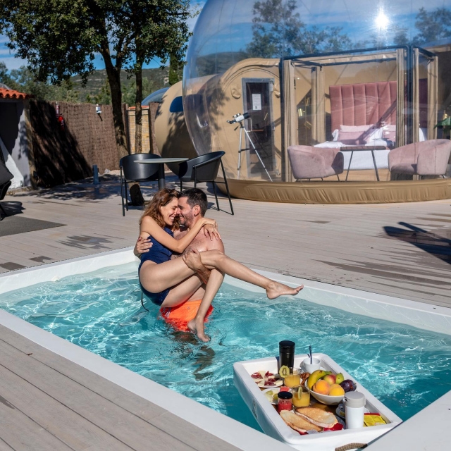 Desayuno en la alberca