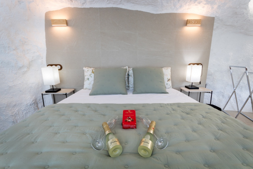  Lit avec détail cava 