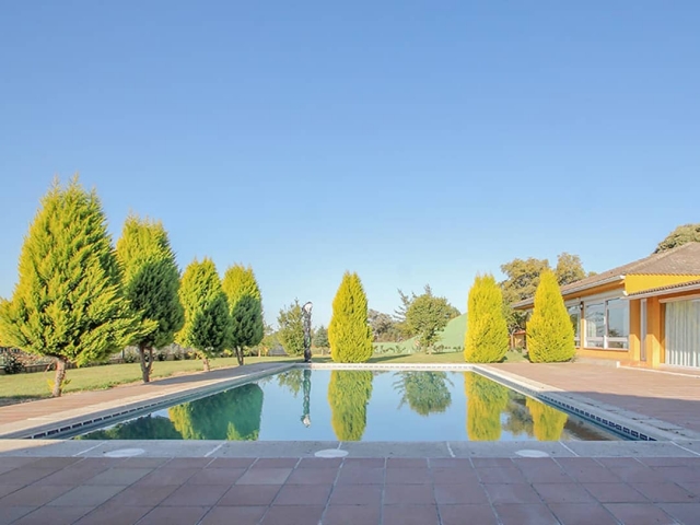  Swimming pool Complex