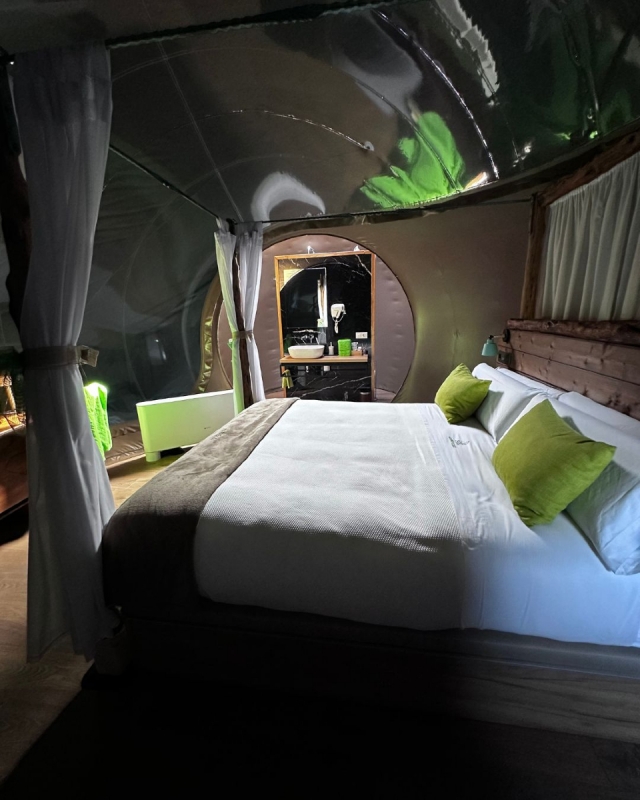  Interior of the bubble 