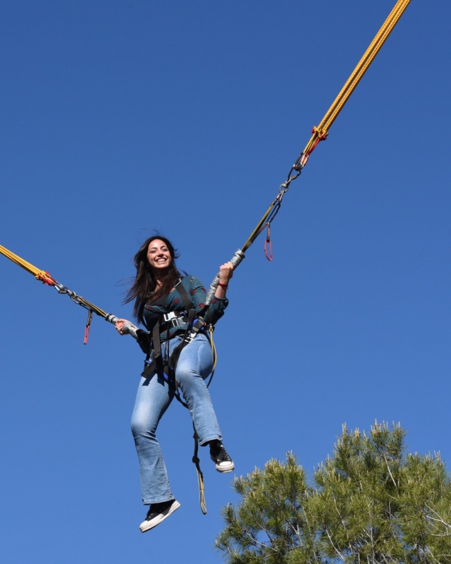  Saltos nos trampolins 
