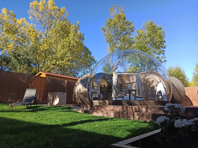  Entrance to the bubble 