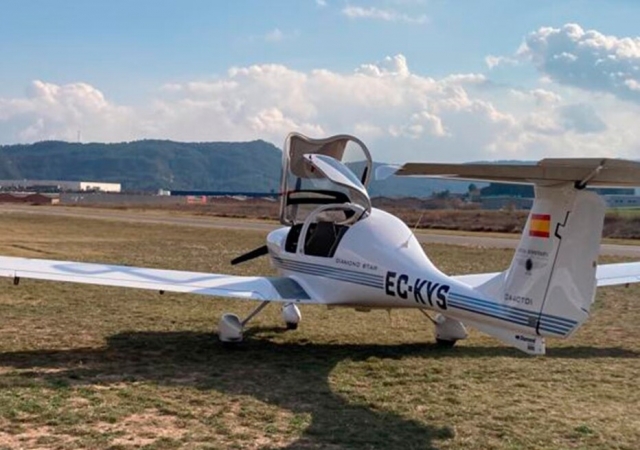 Avioneta Diamond lista para despegar