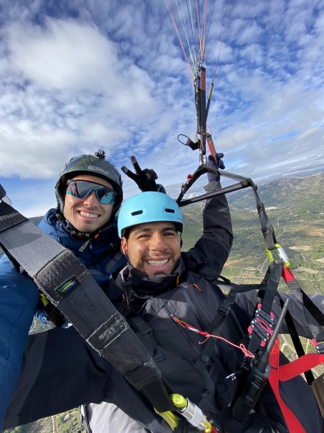 Voo educativo de parapente em Valência 