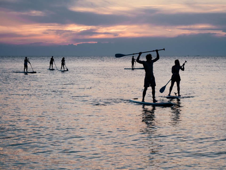 Paddle surf sur la côte d'Alicante 