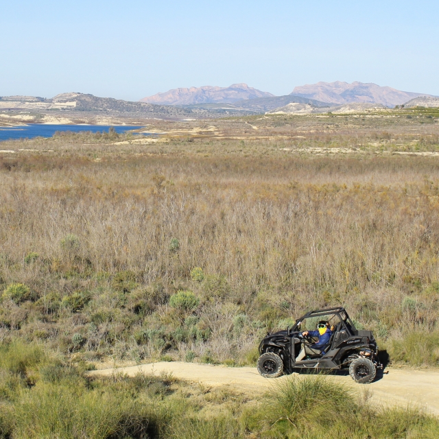 Explora en buggy los caminos del embalse de la pedrera