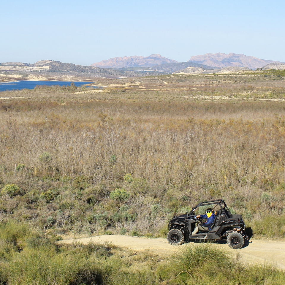 Explora en buggy los caminos del embalse de la pedrera