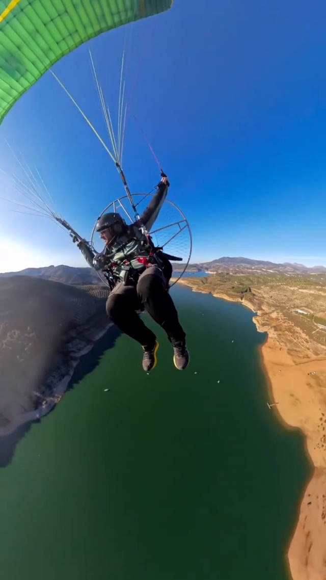 Experiencia de vuelo en paramotor en Málaga