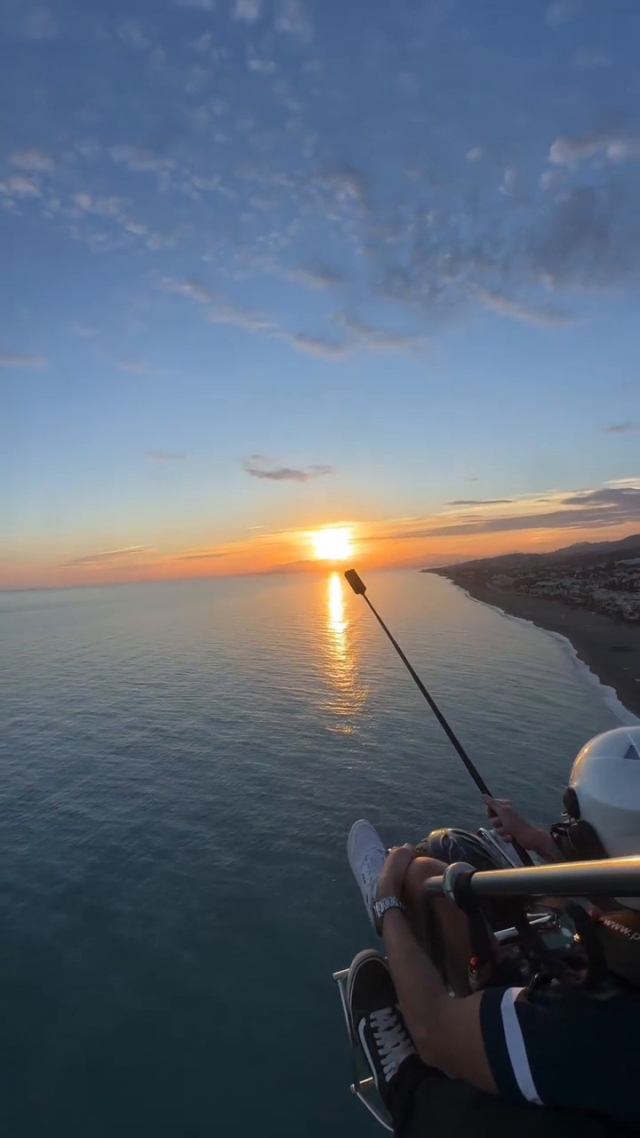 Recorre en paramotor las playas de Fuengirola