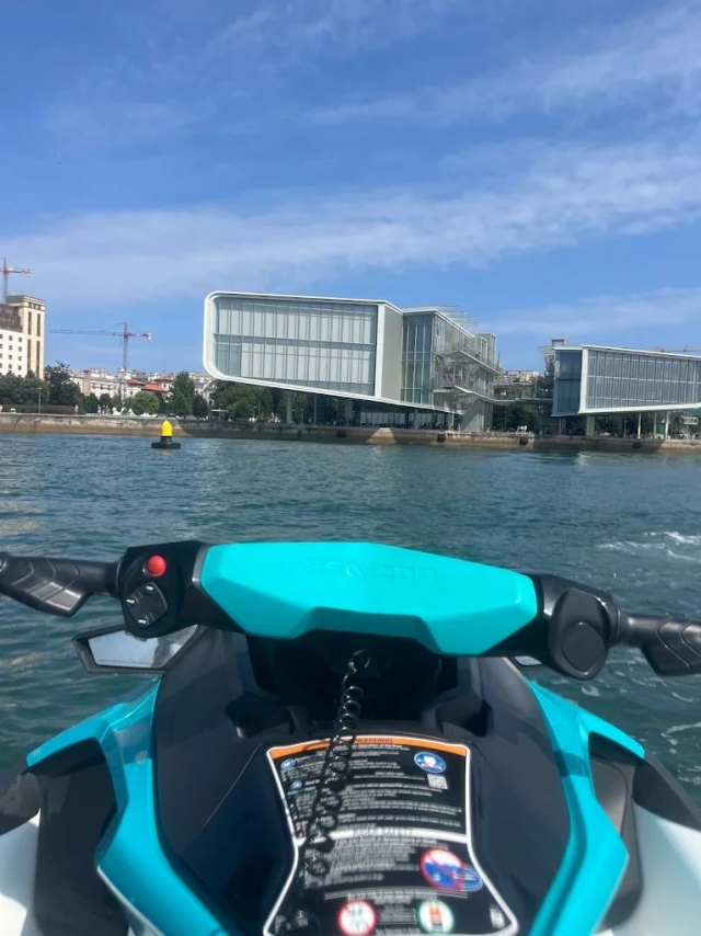 Disfrutando de las visdtas de la bahía de Santander