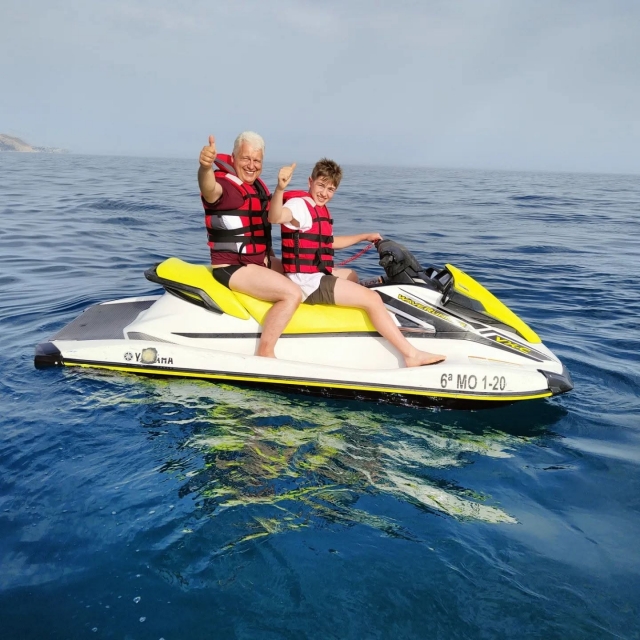 Promenade en jet ski le long de la côte de Malaga 