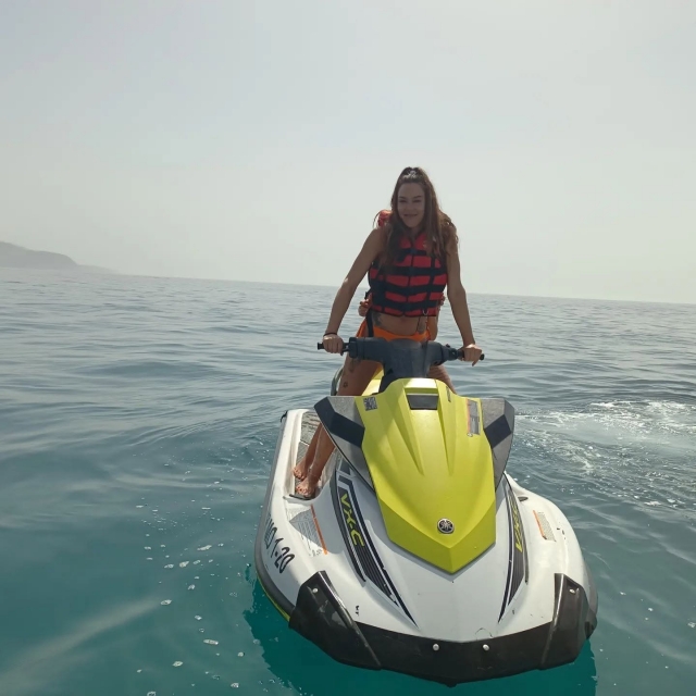  Pilotez un jet ski à travers Nerja 