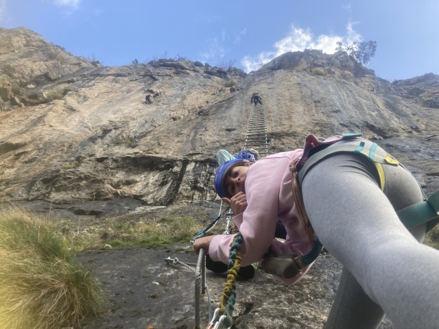  Ganhar altura na via ferrata