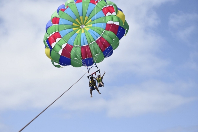 Parasailing-Flug für 3 Personen 