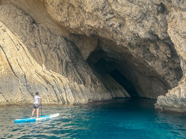  Entrez dans la grotte sur la côte de Cala Ratjada