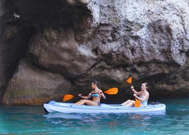 Entra nella grotta con i tuoi amici 