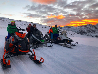 Moto de nieve al atardecer, privada 30 min y 2 motos, Andorra