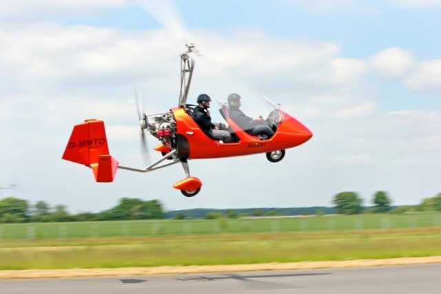 Autogyro flight (30min) over the Roman coast