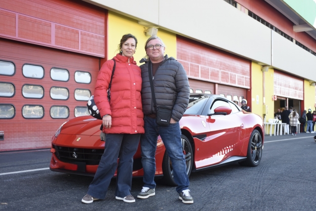 Fahren Sie im Ferrari 458 Vallelunga Autodrome