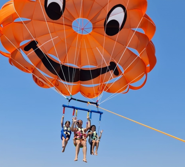 Voo em Trio Parasailing em Torre Vado 15 minutos