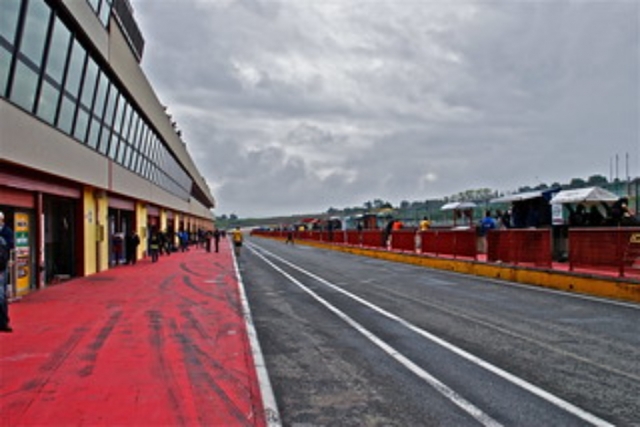 2 vueltas con un Porsche 992 en Imola