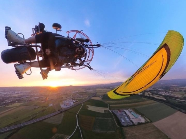 Voo de paramotor de dois lugares sobre o rio Tibre 20 minutos