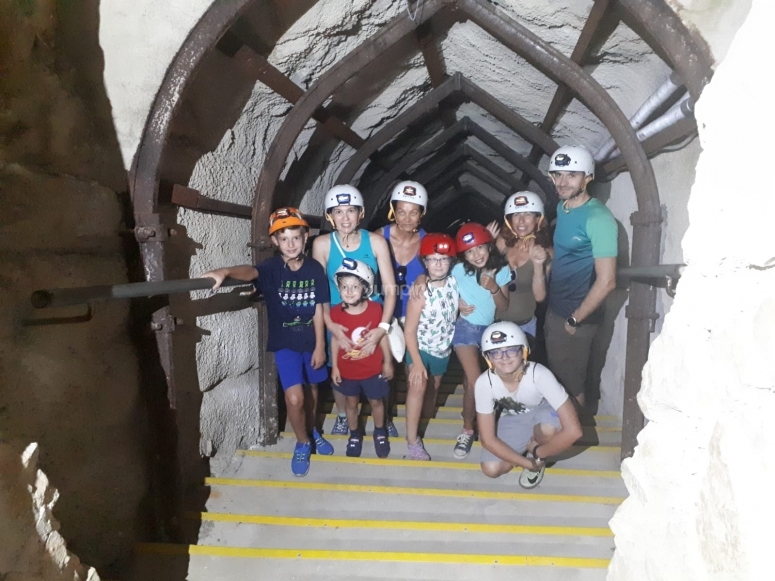  Little cavers 