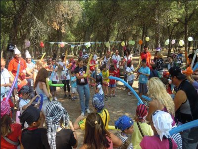 Orientation gymkhana and canoe in Negratín schools