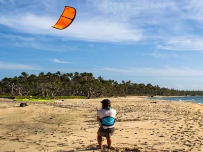 Curso de iniciación al kitesurf en Valencia
