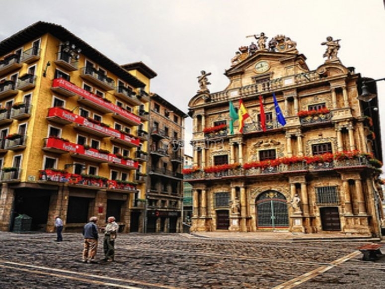 Les lieux de pèlerinage de Saint-Ignace de Loyola, officier espagnol et fondateur de l`ordre des Jésuites Tb_visita-guiada-por-el-centro-de-pamplona