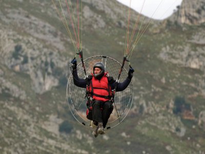 Vuelo biplaza paramotor 20 min Cantabria