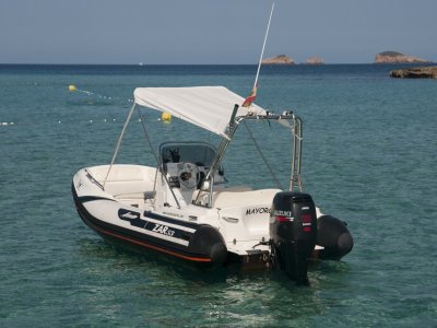 Alquiler de Zar 53 por un día Puerto San Antonio