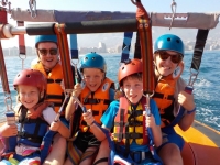  Parasailing com a família 