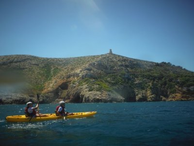 Ruta kayak por las cuevas de Dénia y snorkel 2h