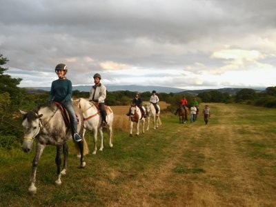 Horseback ride to the Ordunte reservoir 2 days