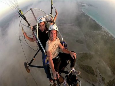 Vuelo en paratrike por playas vírgenes de Mallorca