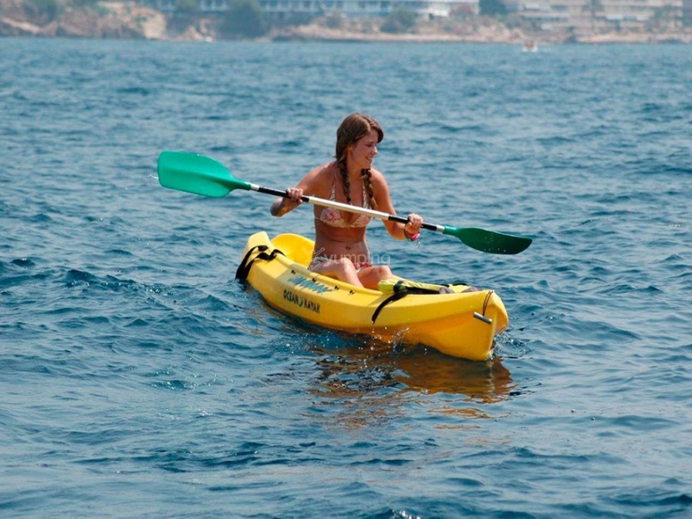 Alquilar una piragua en la costa de Mallorca 1h desde 15€