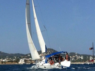 Ruta en barco en Estepona al atardecer, 2 horas