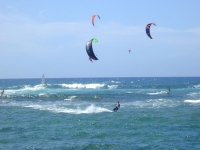 Kite surfing in a group 