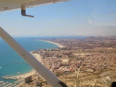 Kleinflugzeugflug und freie Pferderoute Sant Joan