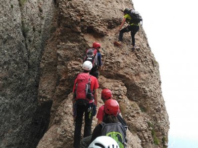 Iniciación escalada vía larga Montserrat y rappel
