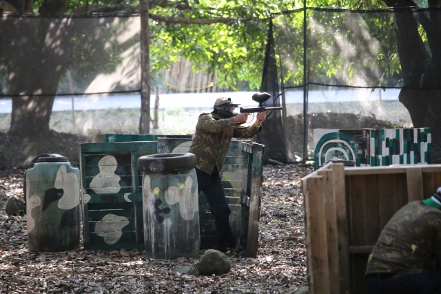 Trincheras en campo de paintball