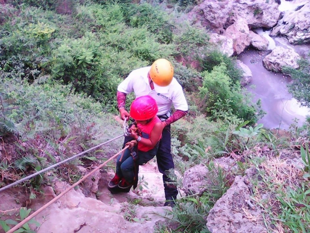 Siente la adrenalina del rappel 