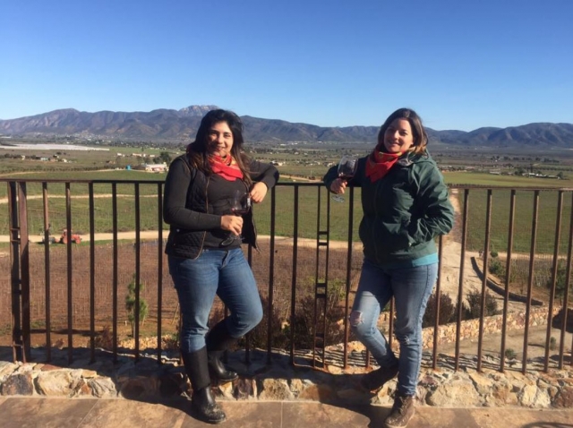 Descansando frente a las montanas