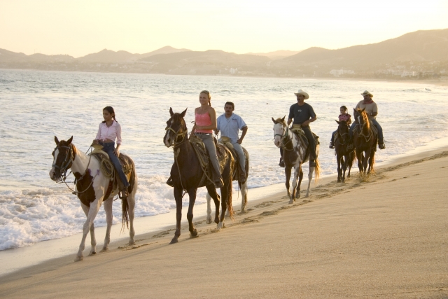 paseo a caballo en playa
