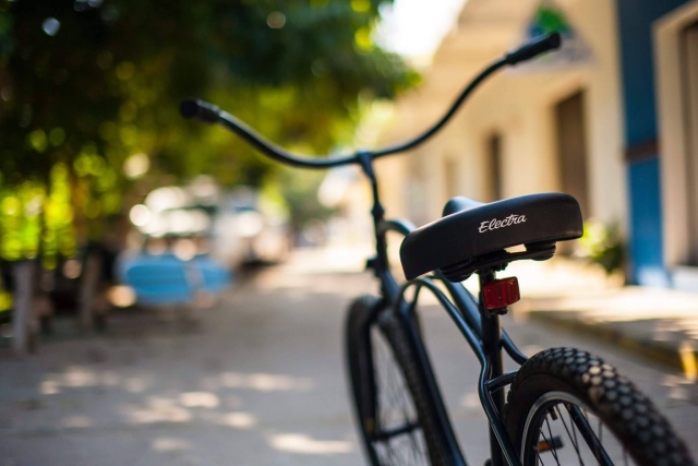 estela y la bici
